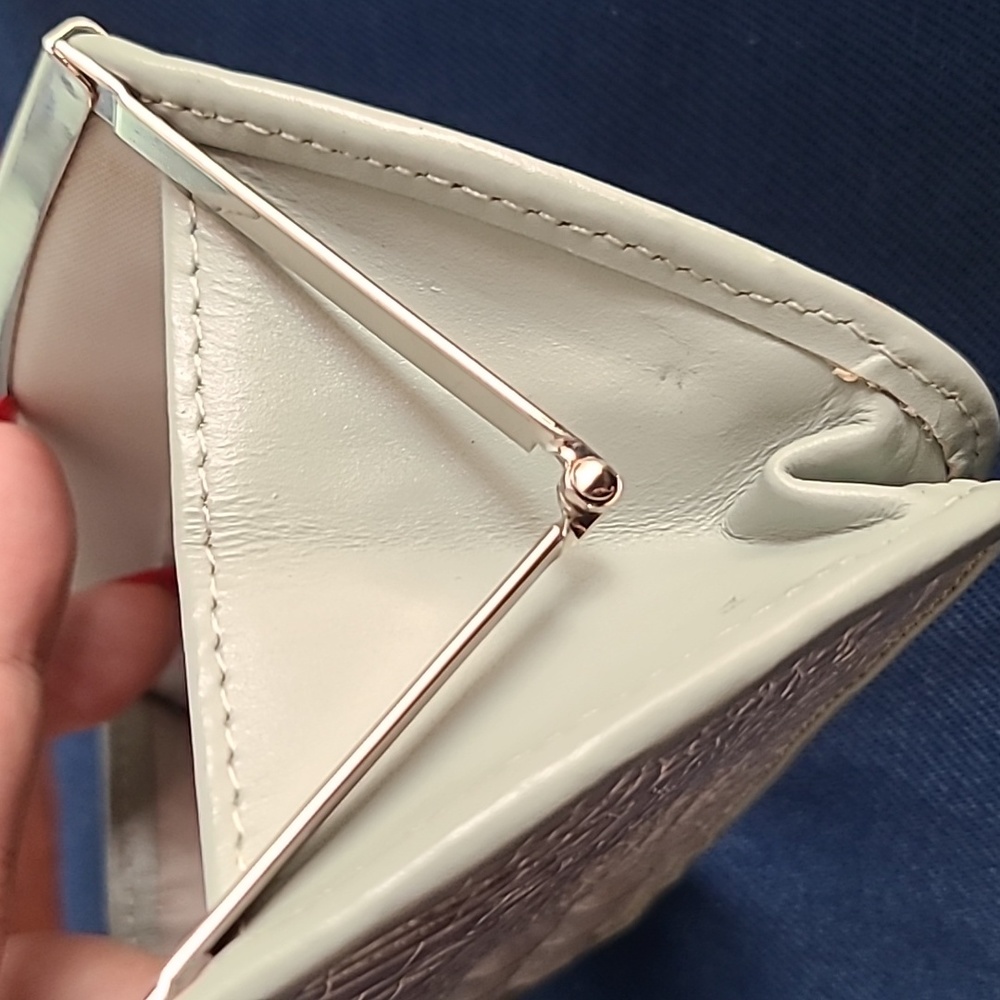 Wilsons Leather - croc embossed leather bundle coin pouch & checkbook holder - Picture 14 of 14